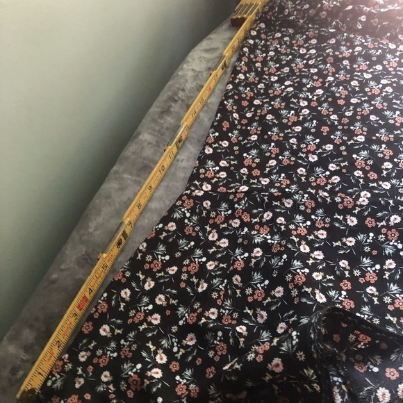 𝅺MAX Studio‎ black Floral ruffled wrap mini dress size small - Picture 9 of 11